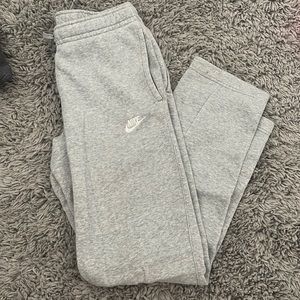 Boys small nike sweats